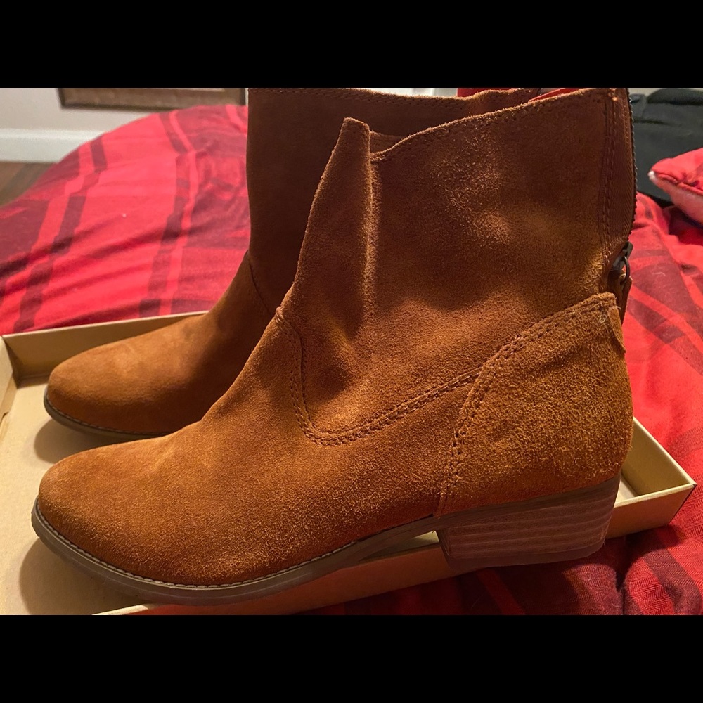 Dolce Vita suede booties